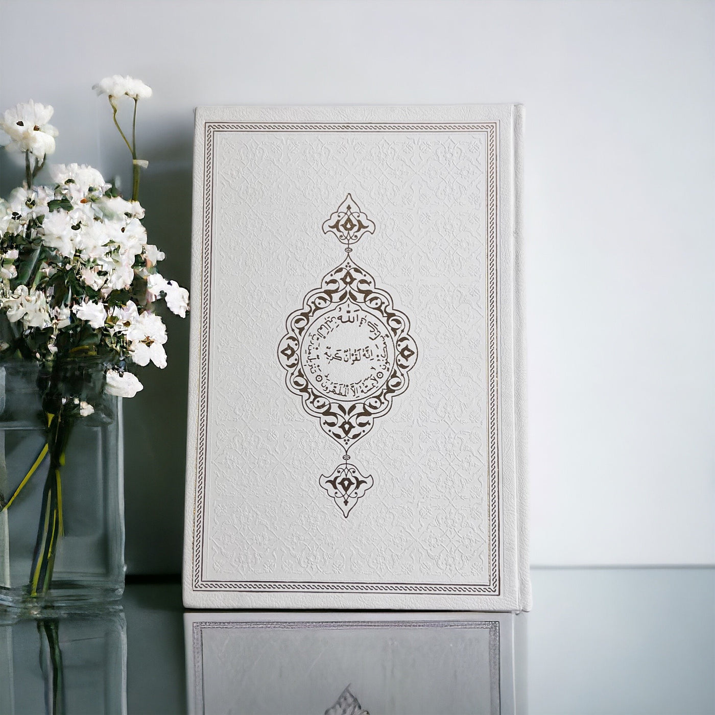 Der Heilige Koran, deutsche Übersetzung weiß
